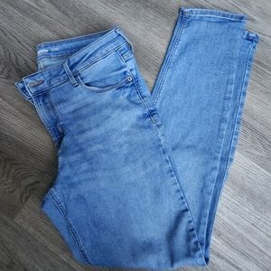 OLD NAVY ROCKSTAR SUPER SKINNY JEANS